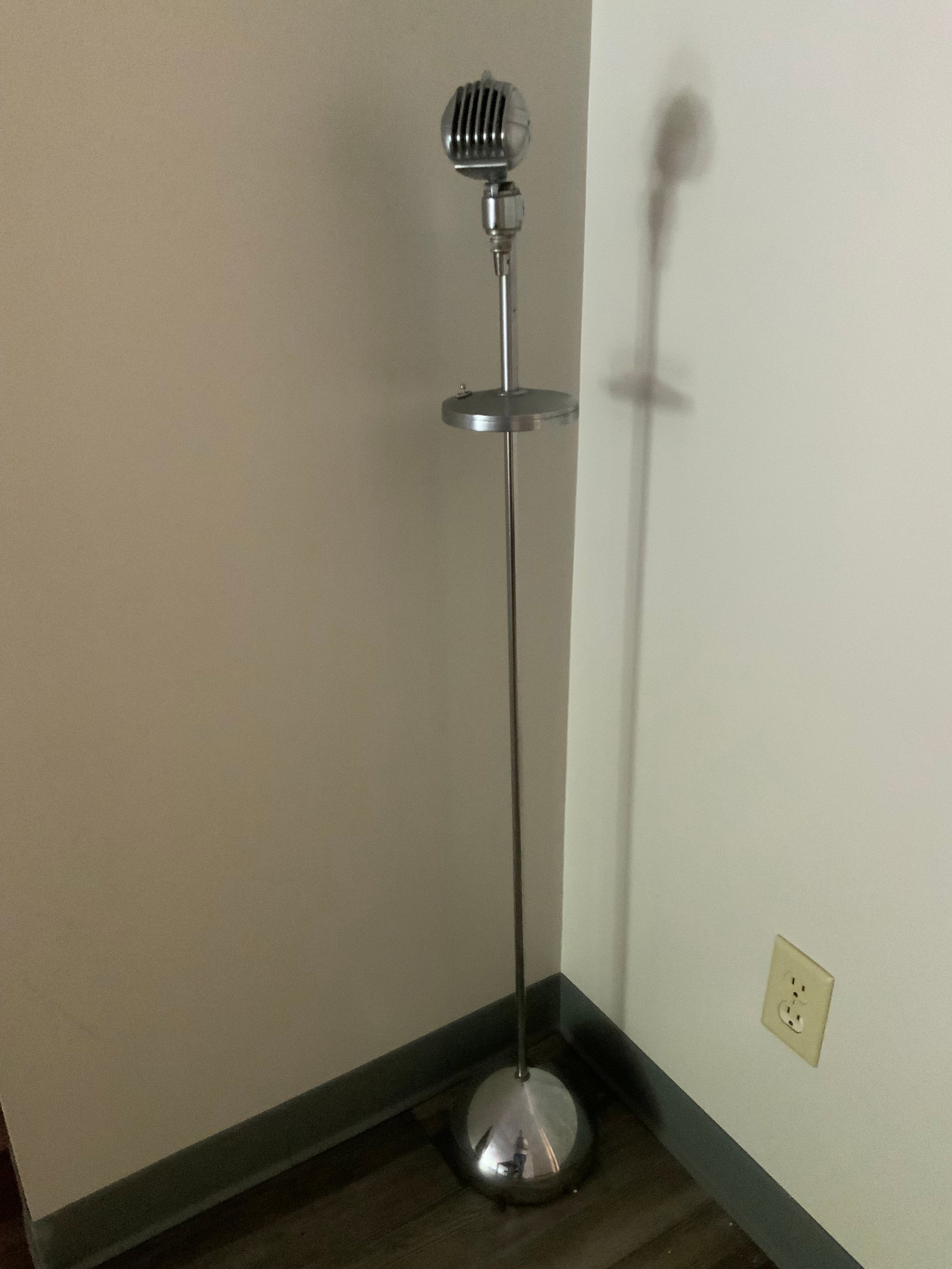 Vintage Stand / Desk Microphone Turner Crystal (1 of 6)