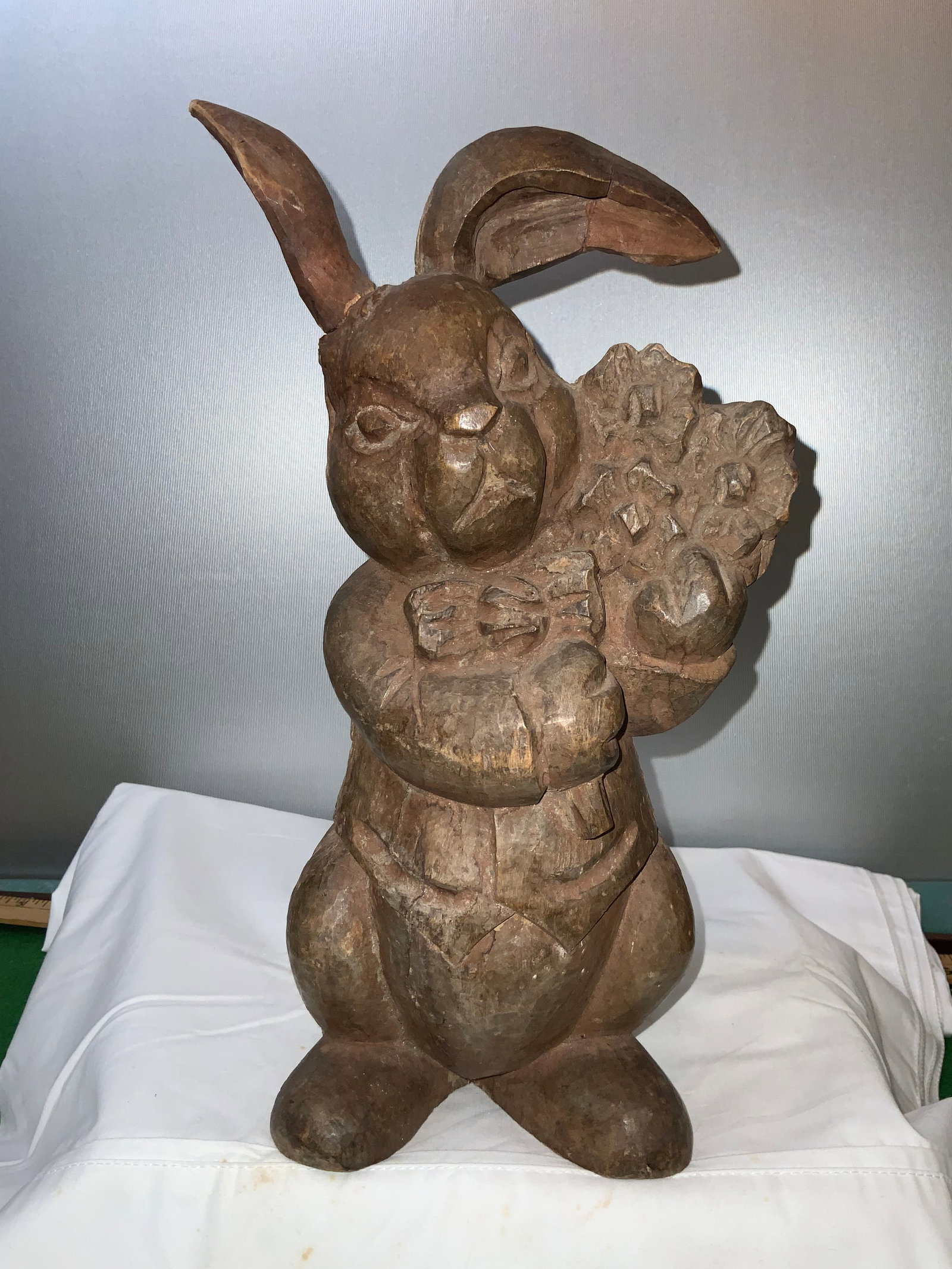 Vintage Carved Wood Rabbit (1 of 5)