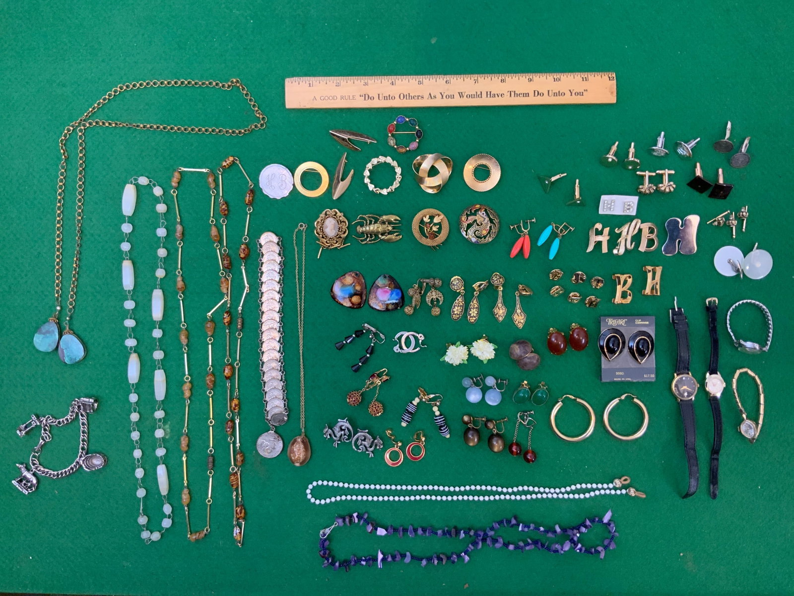 Vtg Costume Jewelry: Necklaces Clip-on Earrings Pins / Brooches Cufflinks Watches Bracelets (1 of 4)