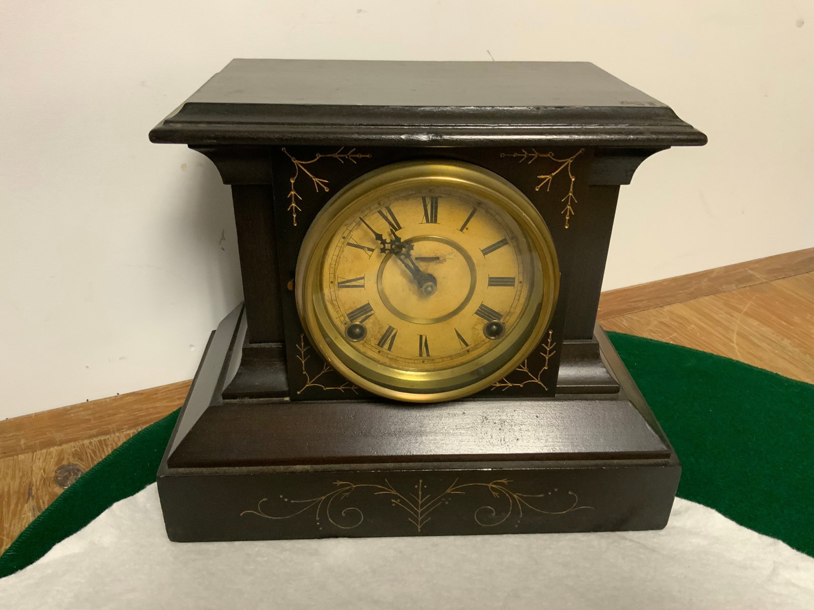 Antique Ansonia-style Wooden Mantel Clock (1 of 8)