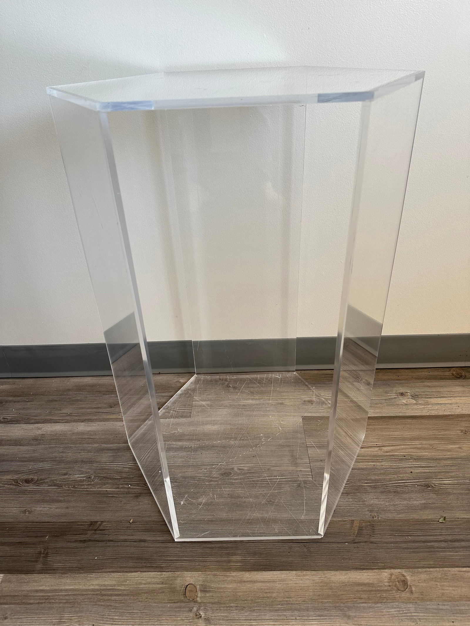 Acrylic Hexagonal Stand (1 of 5)