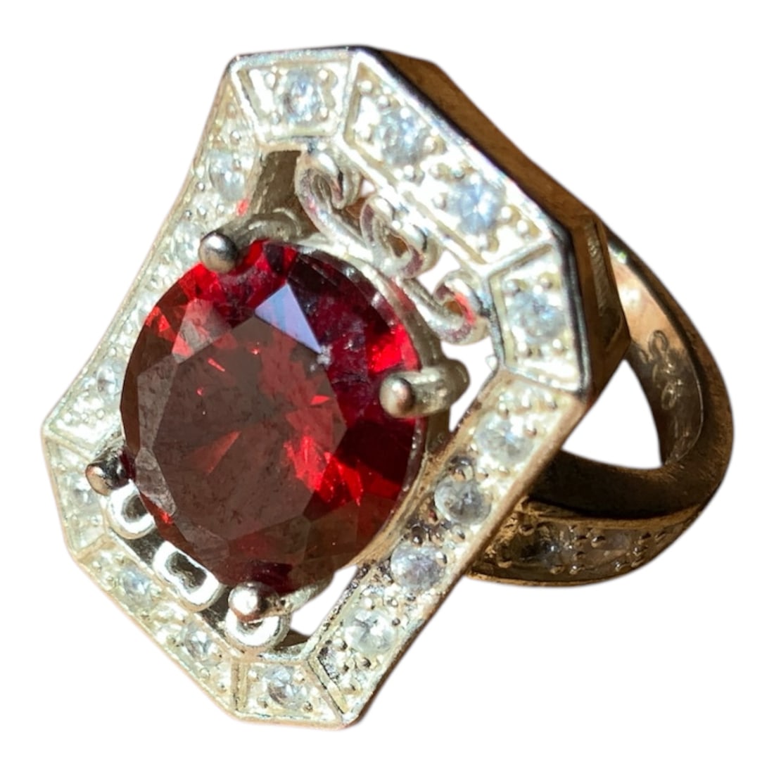 925 Silver Ring Striking Red Stone Surrounded by Art Deco Inspired Frame Setting Sz 5 1/2 (1 of 3)