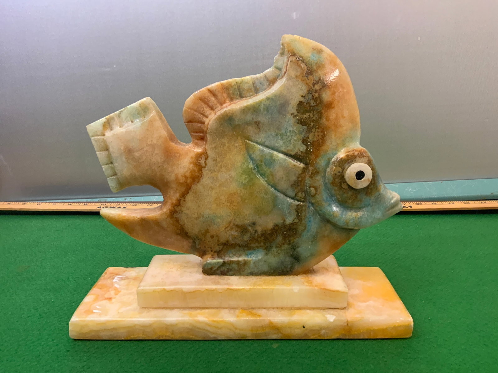Carved Stone(onyx or marble?) Tropical Fish(Angel or Tang?) Sculpture: Carved Stone(onyx or marble?) Tropical Fish(Angel or Tang?) Sculpture. 4" x 12" x 9 1/2tall. .>>>>>>>>>>>>>>READ—-READ—-READ—-Shipping for this lot is available ONLY THROUGH LIVEAUCTIONEERS/LIVE