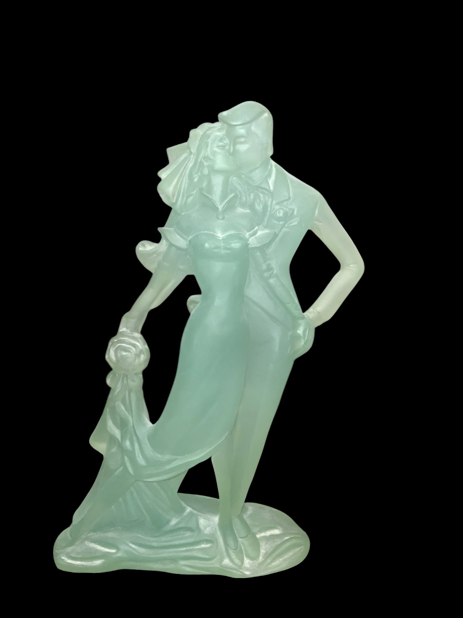Vintage Mirage(Ronkonkoma) "Wedding Kiss" Frosted Acrylic Sculpture w/ Green tint: Vintage Mirage(Ronkonkoma) "Wedding Kiss" Frosted Acrylic Sculpture w/ Green tint. 11 1/2" tall. .>>>>>>>>>>>>>>READ—-READ—-READ—-Shipping for this lot is available ONLY THROUGH LIVEAUCTIONEERS/