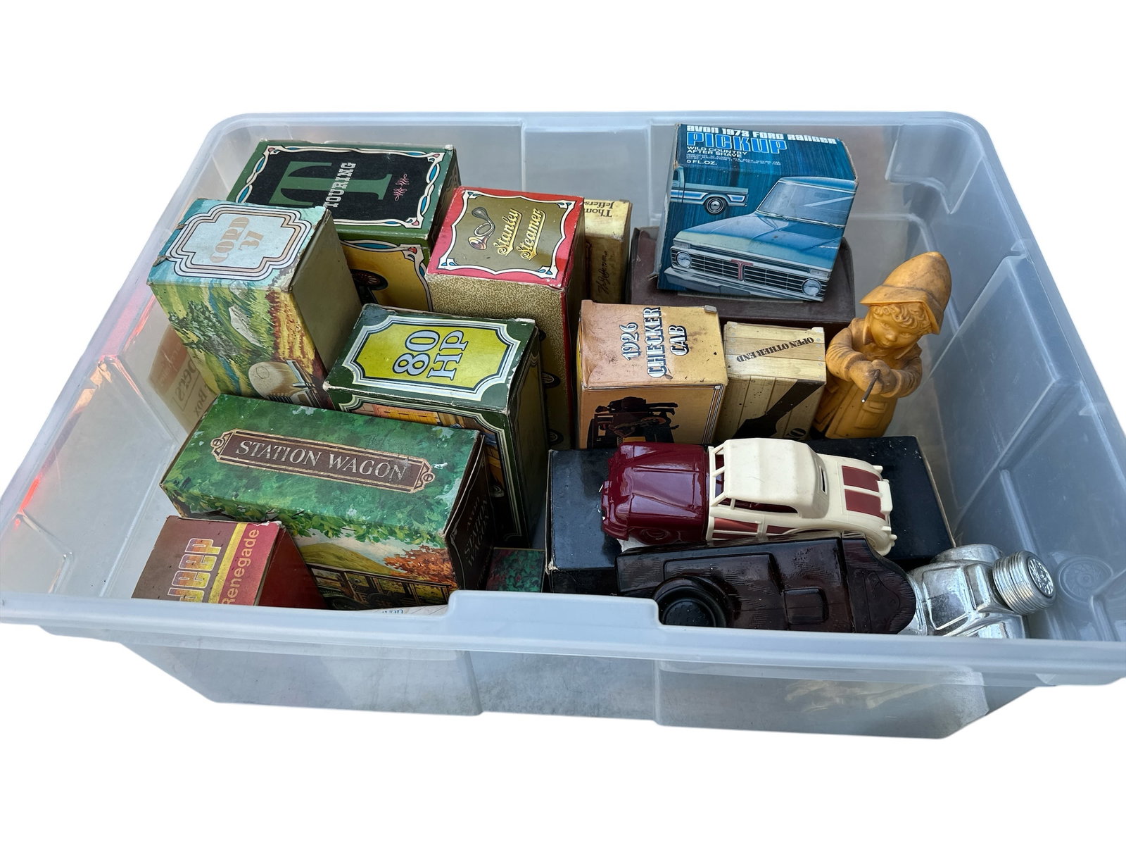 Box: Vintage AVON Cologne and etc.: Box: Vintage AVON Cologne and etc. Boxes are dusty and some are rough. No box is empty. Shown in a 9" x 16" x 22" tote. .>>>>>>>>>>>>>>READ—-READ—-READ—-Shipping for this lot is available ONLY T