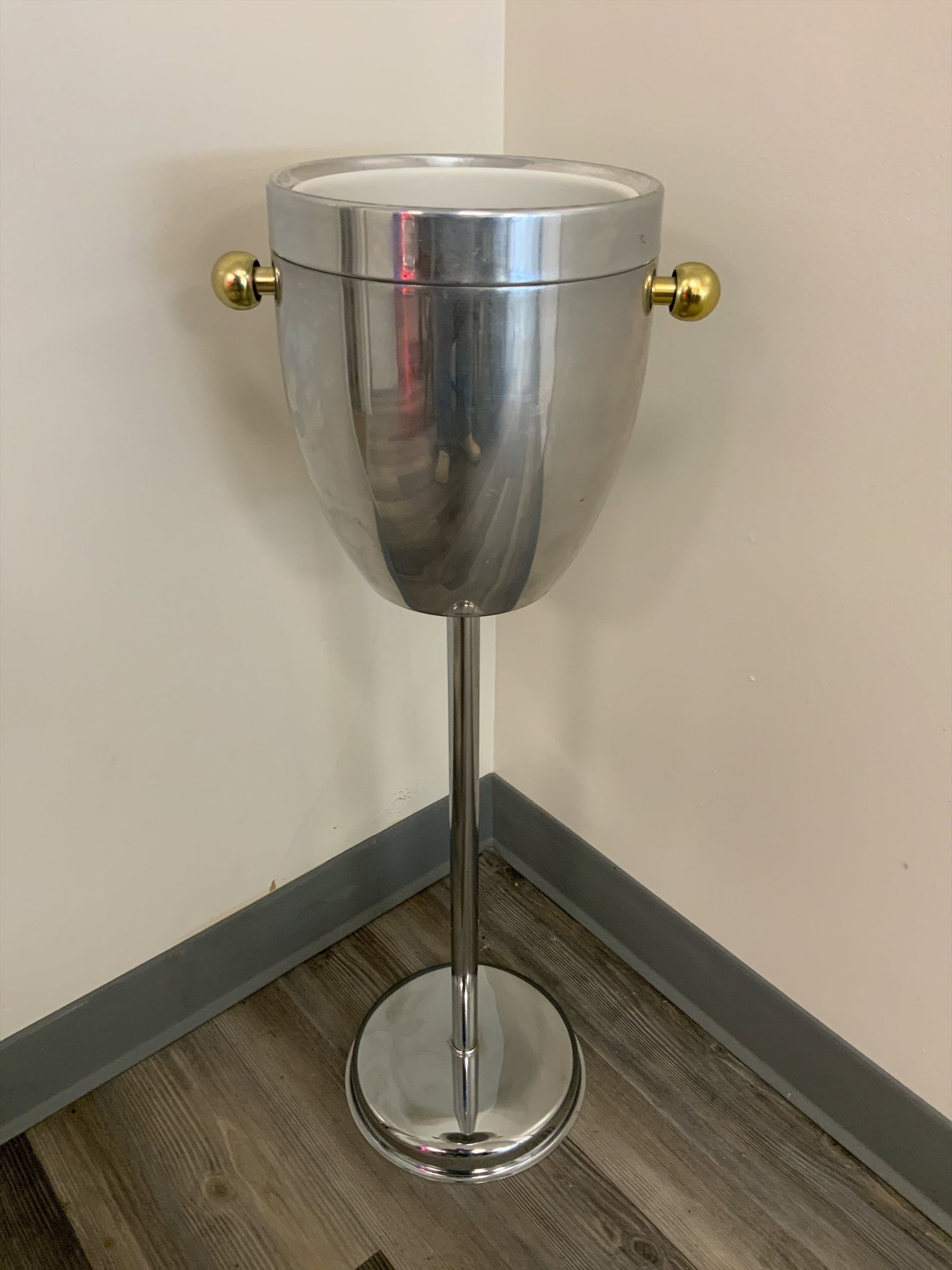 Mid-Century Champagne Bucket - Freestanding by Kromex: Mid-Century Champagne Bucket - Freestanding by Kromex. 11" across the handles. 30" tall. .>>>>>>>>>>>>>>READ—-READ—-READ—-Shipping for this lot is available ONLY THROUGH