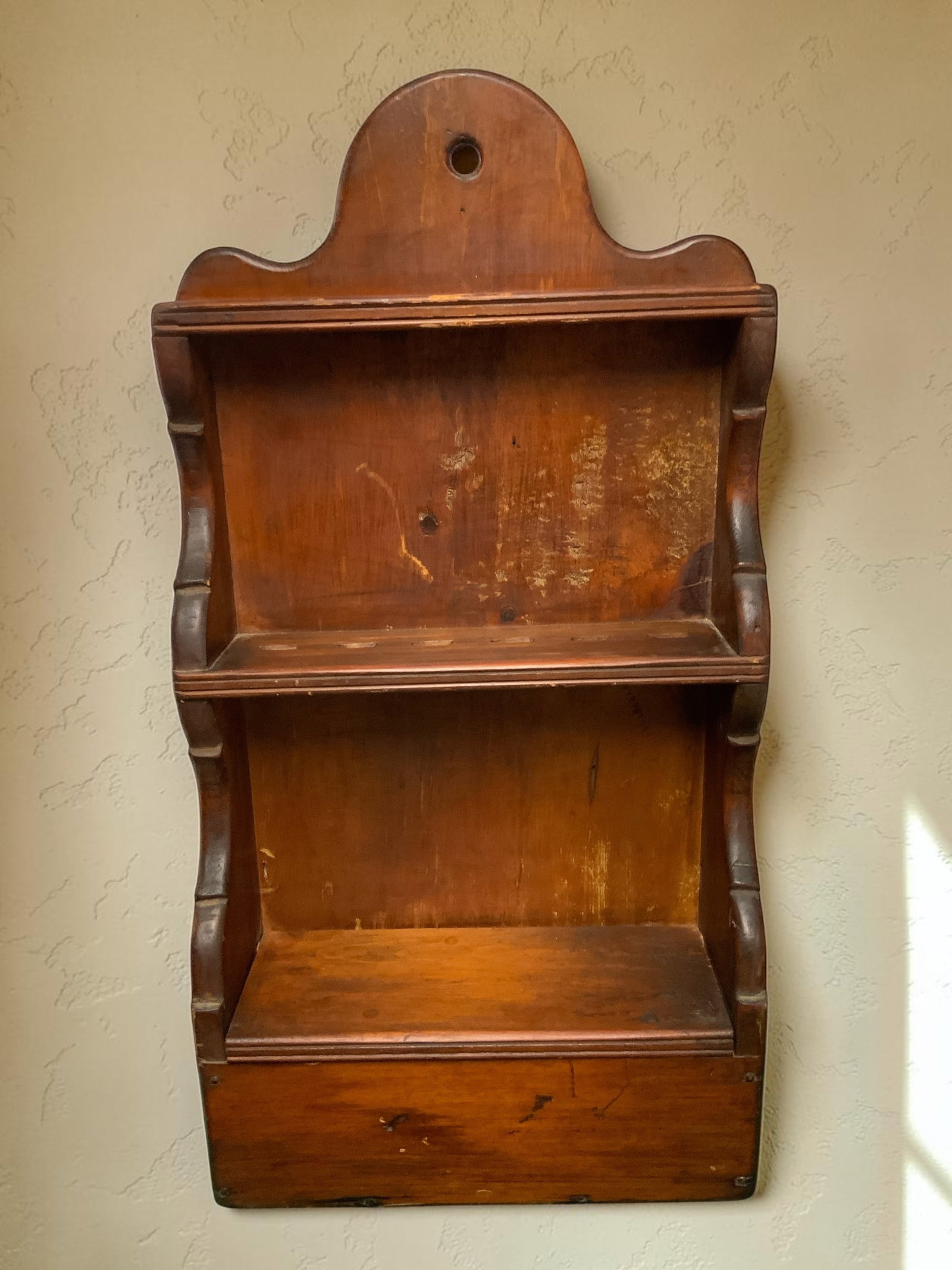 Wooden Wall Spoon Shelf & Hidden Storage: Wooden Wall Spoon Shelf & Hidden Storage. Primitive styling. 6" x 15" x30". .>>>>>>>>>>>>>>READ----READ----READ----Shipping for this lot is available ONLY THROUGH LIVEAUCTIONEERS/LIVESHIPPING. We advi