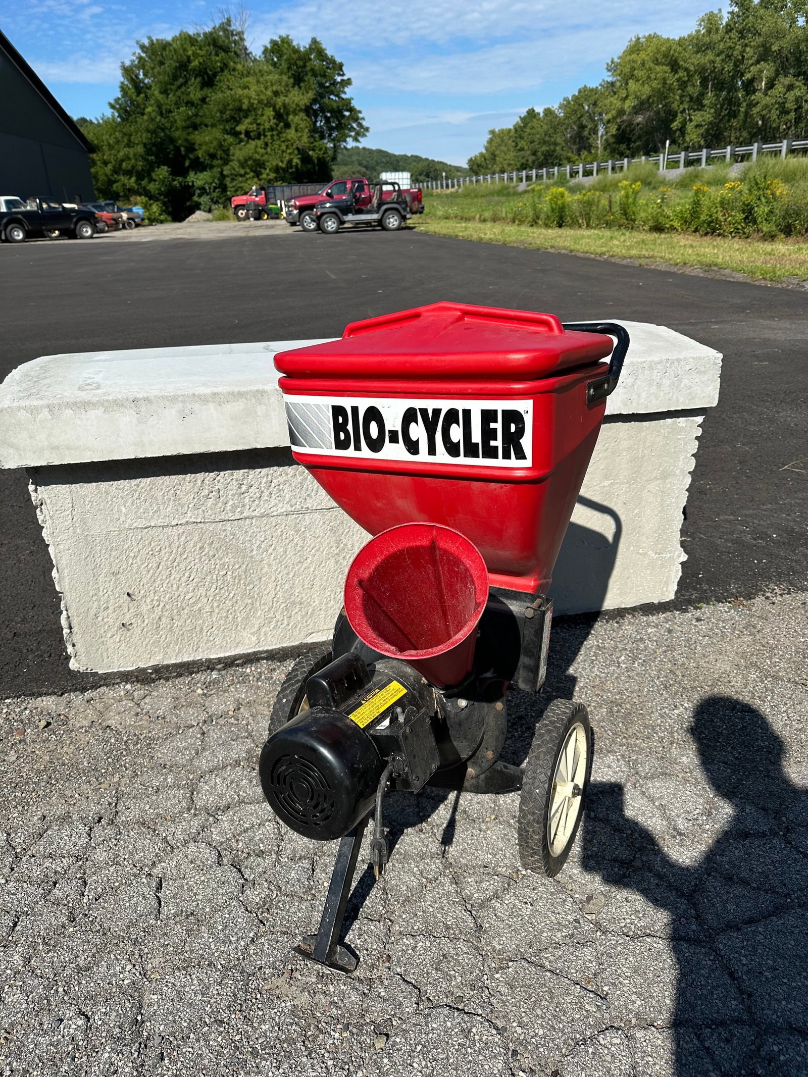 Electric Bio-cycles Chipper / Shredder (1 of 5)