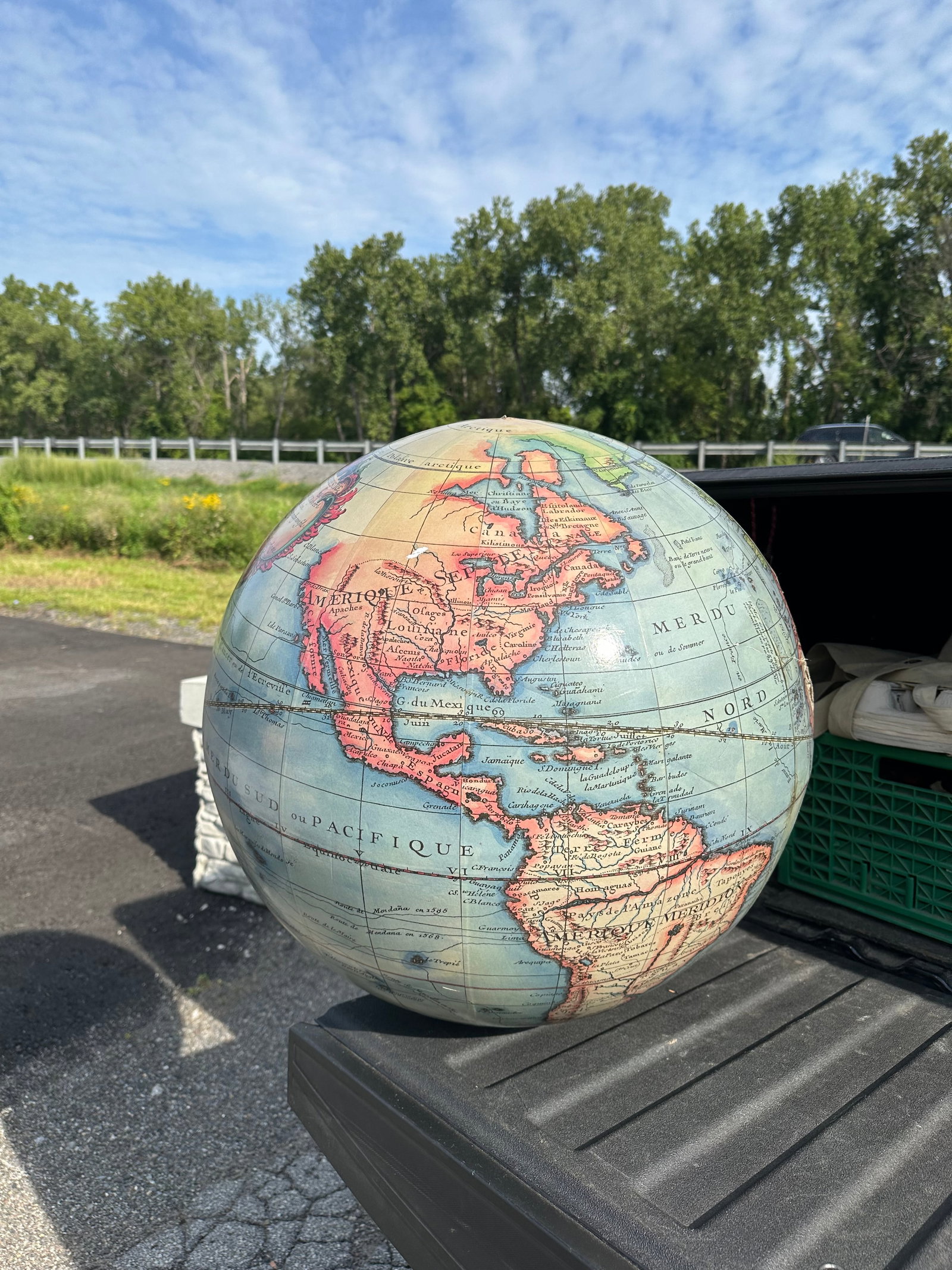 Vintage World Globe - No Stand 24”diameter: Vintage World Globe - No Stand 24”diameter. Has a bruise as shown. .>>>>>>>>>>>>>>READ----READ----READ----Shipping for this lot is available ONLY THROUGH LIVEAUCTIONEERS/LIVESHIPPING. We advise