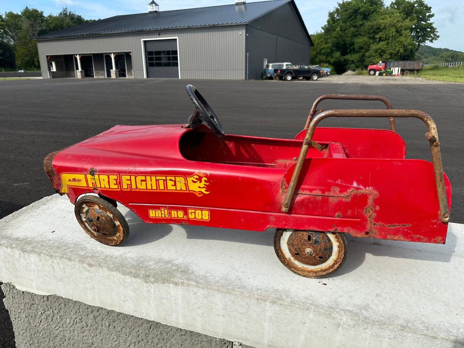 Vintage AMF Fire Truck Pedal Car (1 of 4)
