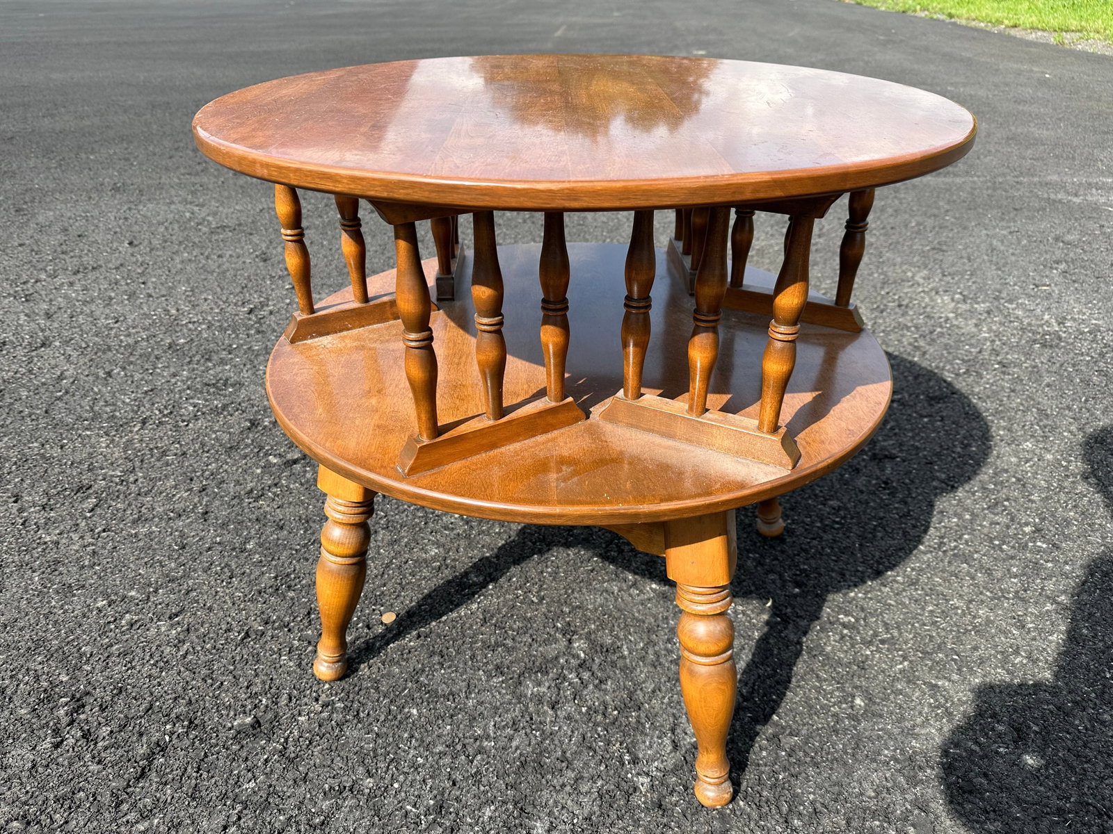 Vintage Ethan Allen Lazy Susan / Rotating Drum Side Table: Vintage Ethan Allen Lazy Susan / Rotating Drum Side Table. 26”tall x 27 3/4”diameter. .>>>>>>>>>>>>>>READ----READ----READ----Shipping for this lot is available ONLY THROUGH LIVEAUCTIONEERS