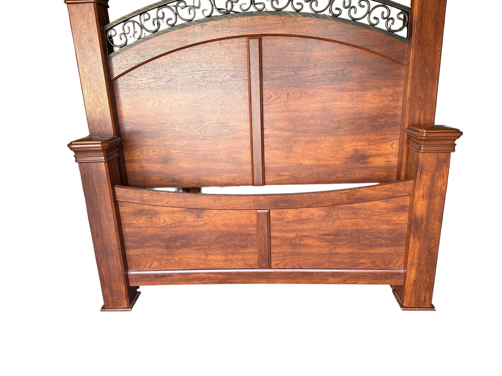 Ashley Poster Bed Queen / Full Arched Wrought Iron Top (1 of 8)