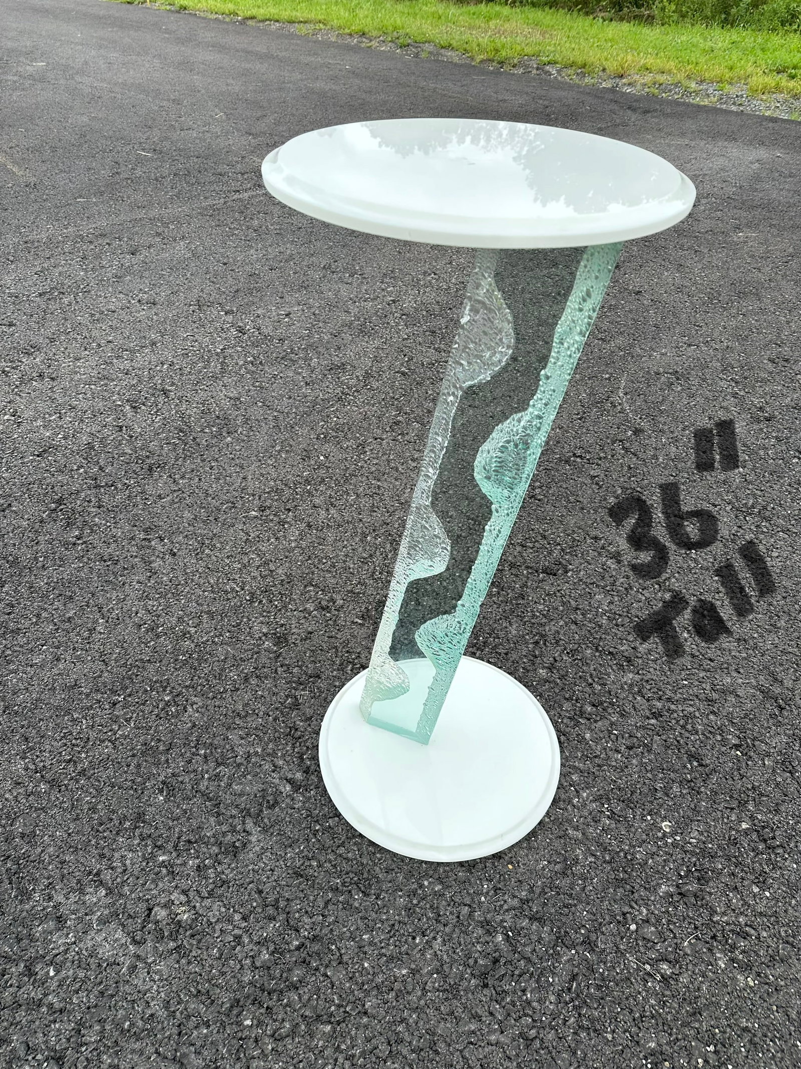 Modern Sculptural Acrylic Pedestal: Modern Sculptural Acrylic Pedestal. 36”tall x 16”diameter. .>>>>>>>>>>>>>>READ----READ----READ----Shipping for this lot is available ONLY THROUGH LIVEAUCTIONEERS/LIVESHIPPING. We advise al