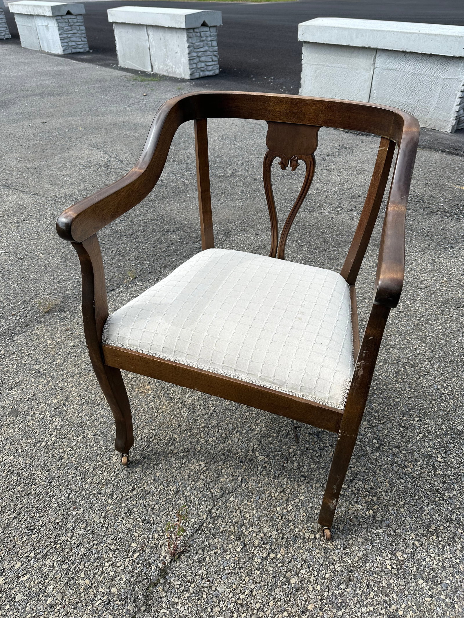 Vintage Wooden Tub Chair Horseshoe Armrests and Heart-shaped Splat Back: Vintage Wooden Tub Chair Horseshoe Armrests and Heart-shaped Splat Back. Upholstered seat has a couple of small spots. Legs have casters. 33”tall x 23”wide x 21”front-to-back. .>>>>>