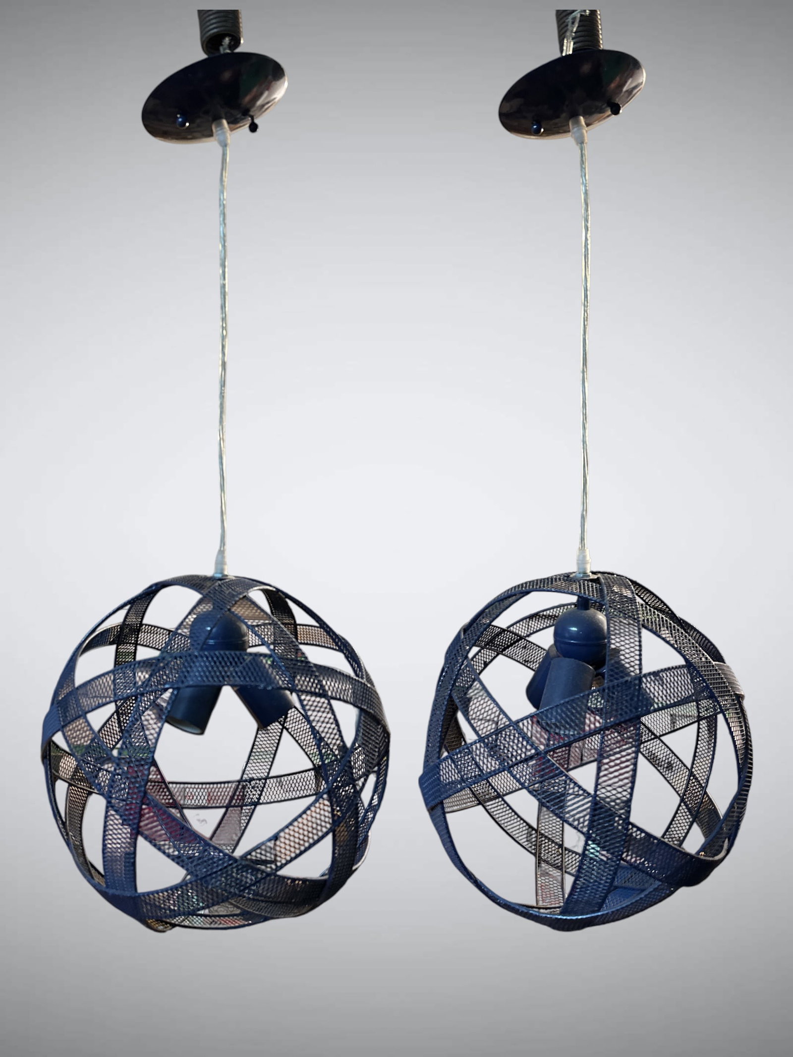 Pair Modern Metal Mesh Ribbon Sphere Pendant Lights Dark Blue: Pair Modern Metal Mesh Ribbon Sphere Pendant Lights Dark Blue. 3-bulb fixtures. Installation Hardware is not included. 12"diameter, 15"drop. . >>>>>>>>>>>>>>>>READ++++++++READ**********READ--------Shi