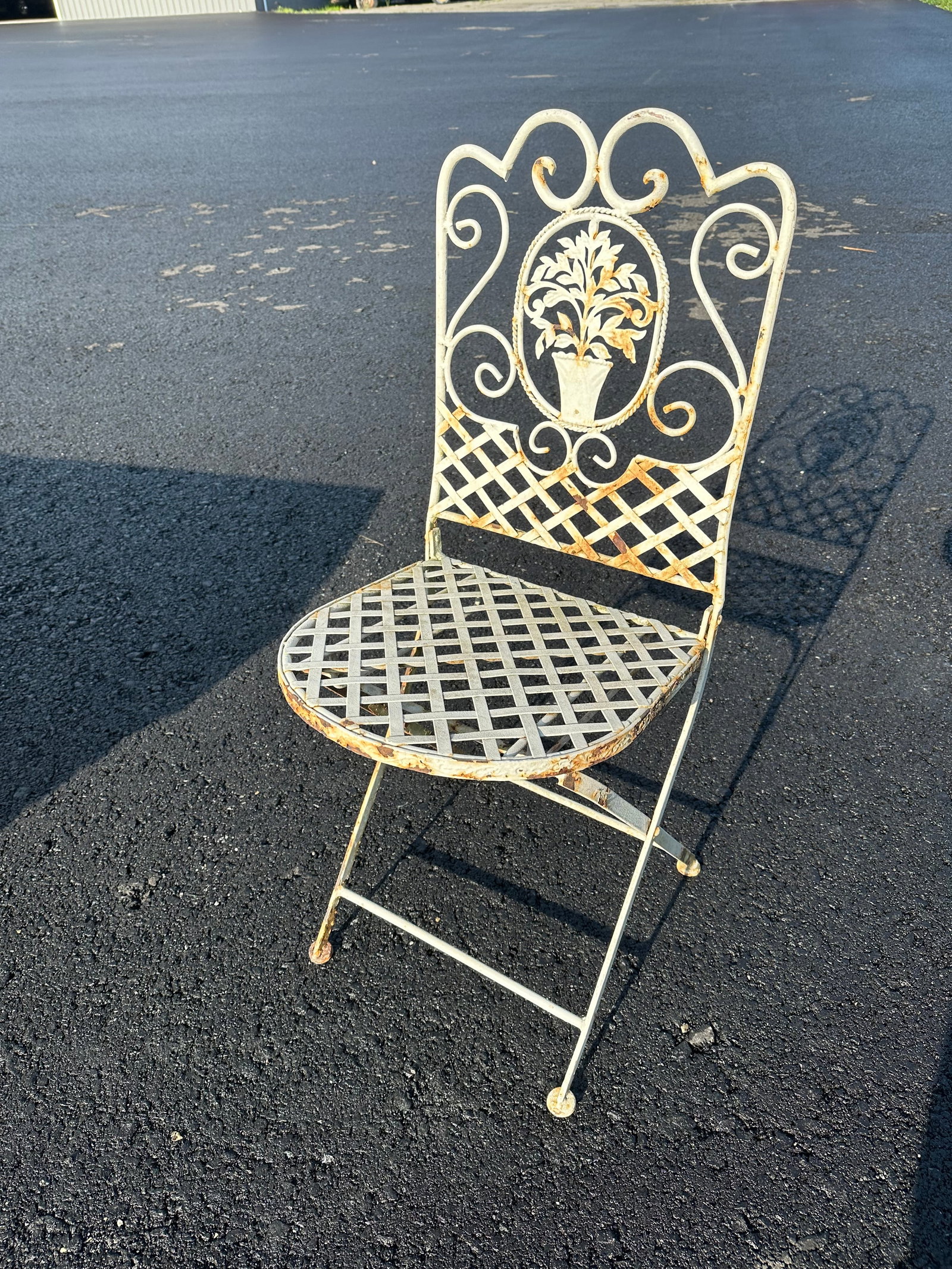 All Metal Vicorian Folding Chair: All Metal Vicorian Folding Chair. Shabby paint 38 1/2"tall x 15 1/2"wide x 16'front-to-back. Folds to 6" x 16" x 42" for shipping. .>>>>>>>>>>>>>>READ—-READ—-READ—-Shipping for this lot is