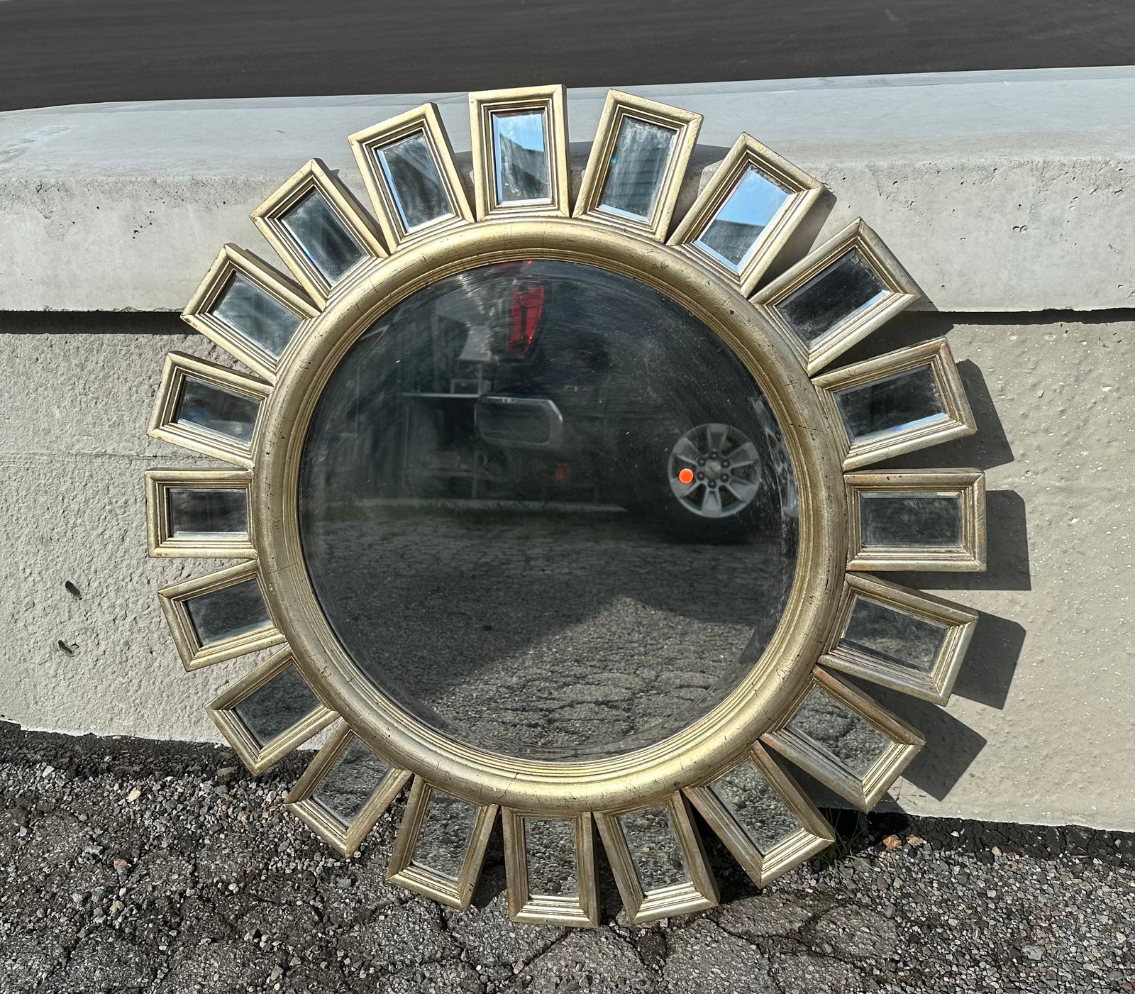 Vintage Sunburst Wall Mirror: Vintage Sunburst Wall Mirror. Center mirror and all perimeter accent mirrors are beveled-edge. 33 1/2"diameter. .>>>>>>>>>>>>>>READ—-READ—-READ—-Shipping for this lot is available ONLY THROUGH L