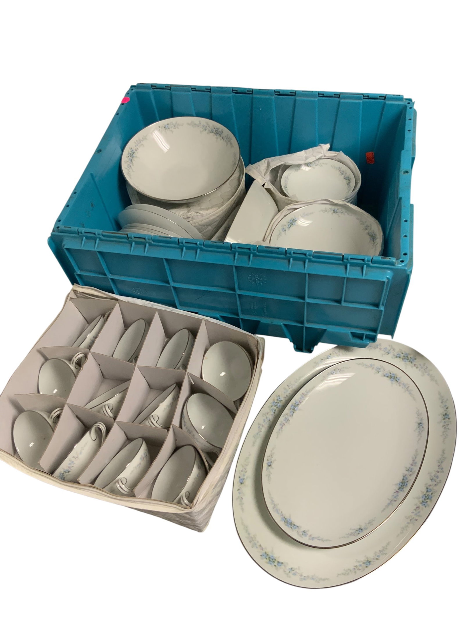 Box: 60+pcs Noritake Roseberry China (1 of 6)