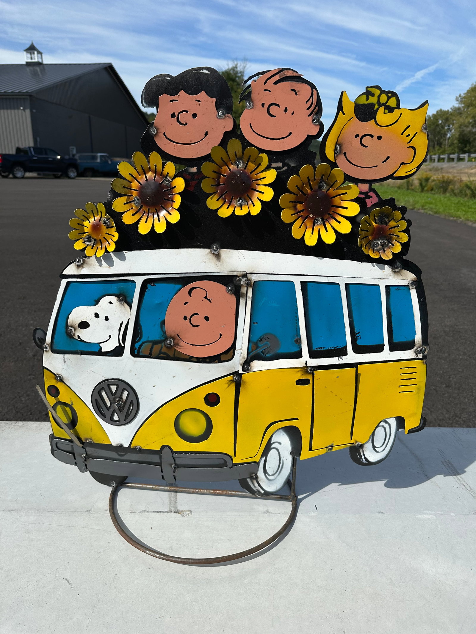 Yard Art Standup PEANUTS METAL CUTOUT: GET A SHIPPING QUOTE BEFORE YOU BID. .Yard Art Standup PEANUTS METAL CUTOUT. 28 1/2"tall x 25 1/2" wide x by 13 1/2"front-to-back. .>>>>>>>>>>>>>>READ----READ----READ----Shipping for this lot is