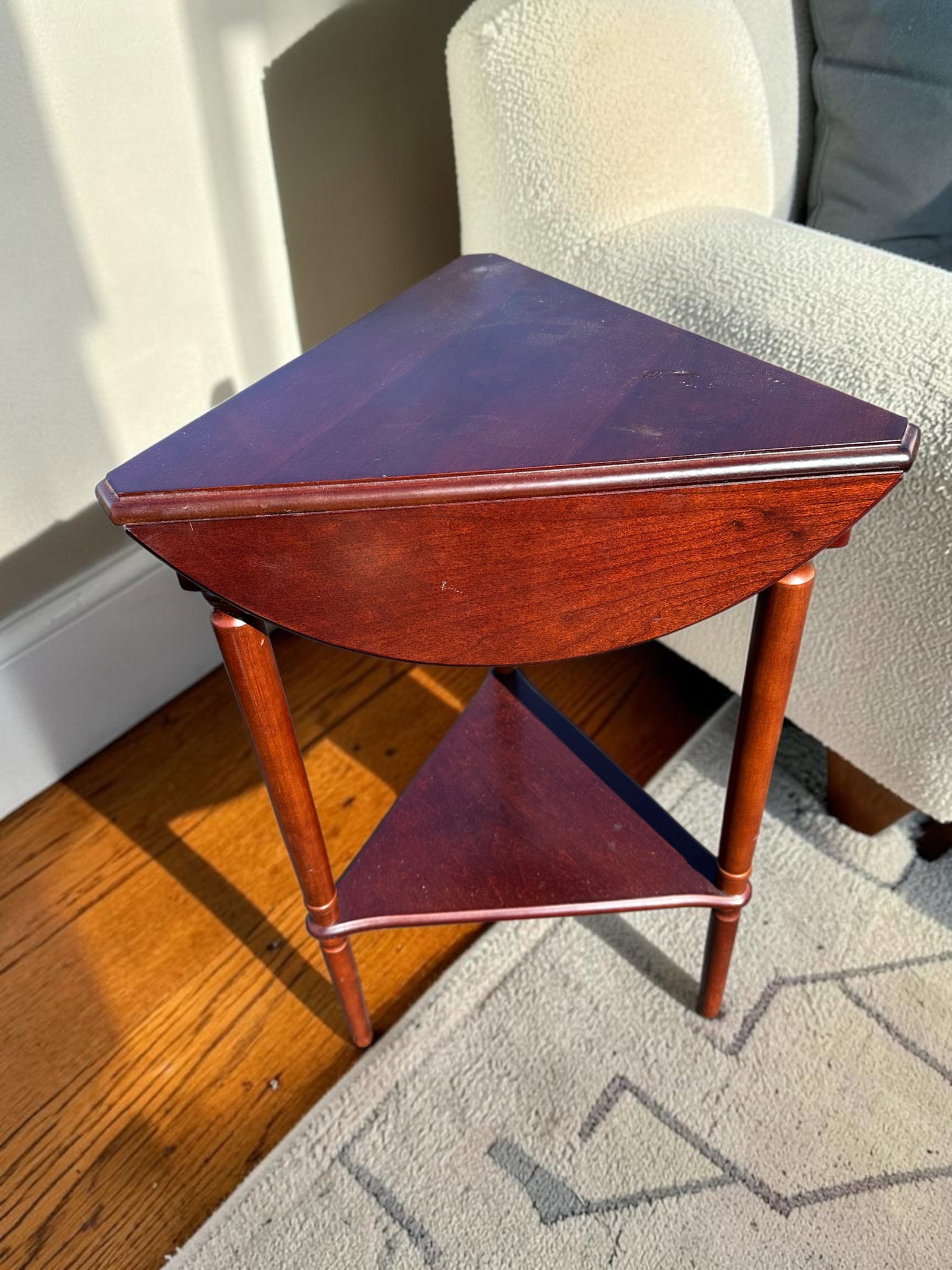 Vintage Round Triangular Drop-leaf Design ACCENT TABLE: GET A SHIPPING QUOTE BEFORE YOU BID. . Vintage Round Triangular Drop-leaf Design ACCENT TABLE..25 1/2”tall x 18”(per side, folded), 16”across(Folded). .>>>>>>>>>>>>>>READ----READ----