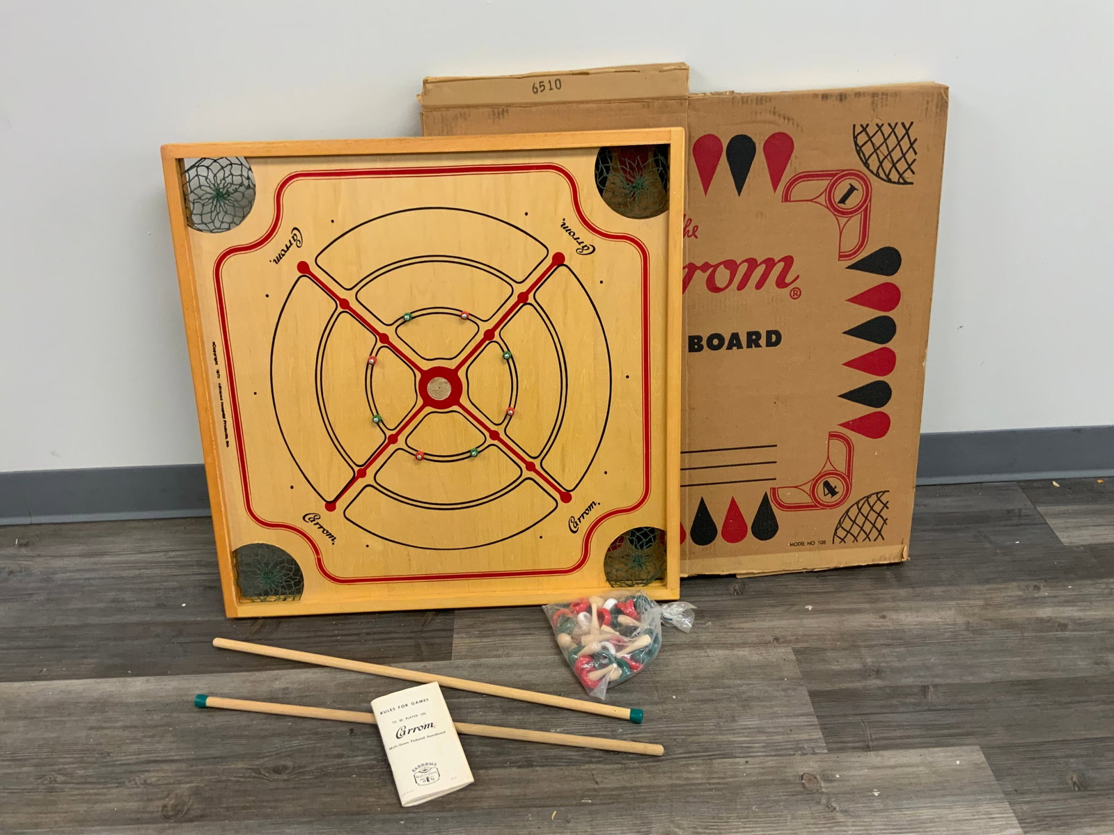 Vintage Carrom Game Board / Original Box / Accessories: GET A SHIPPING QUOTE BEFORE YOU BID. Vintage Carrom Game Board / Original Box / Accessories. 2" x 27" x 27". ..>>>>>>>>>>>>>>READ----READ----READ----Shipping for this lot is available ONLY THROUGH LIV