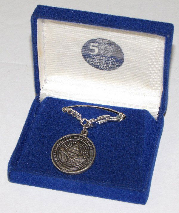 Reagan Commeorative Keychain 1985 Inaugural Ball: Reagan Commeorative Keychain 1985 Inaugural Ball - Slight oxidization to the chain, comes with case.