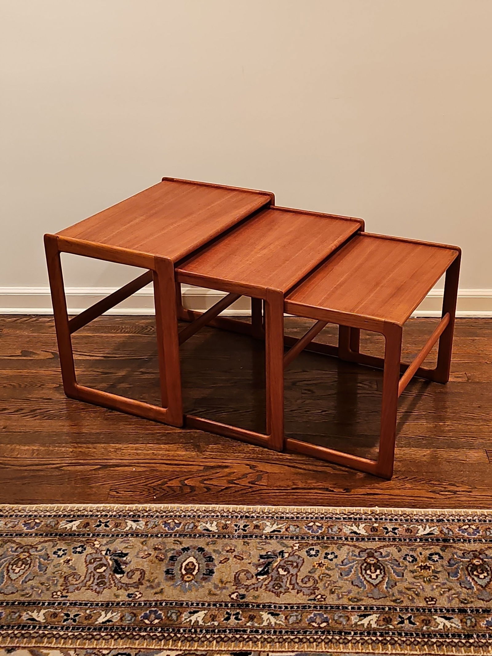 Danish Nesting Teak Set Of 3 Tables By Arne Hovmand-Olsen For Mogens Kold Denmark,1960 (1 of 10)