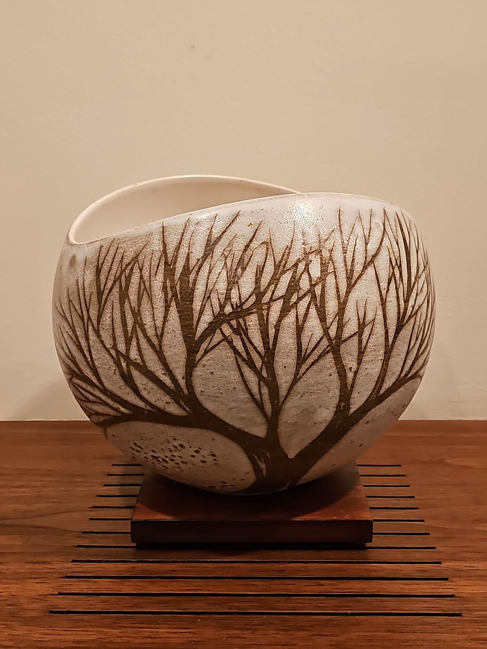 Modernist Anderson Design Studio Tree Of Life  Pottery Bowl (1 of 8)
