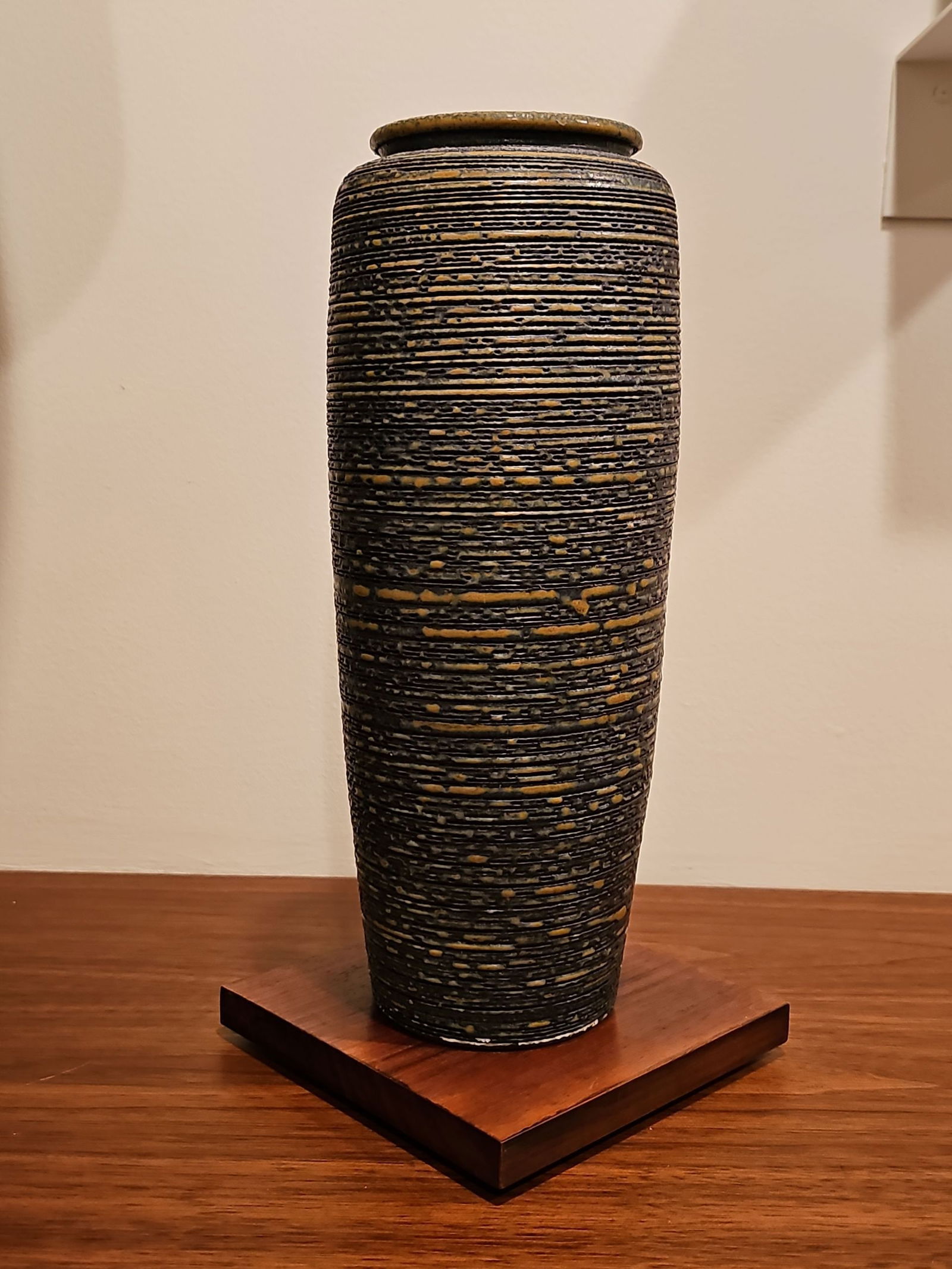 Mid-Century Japanese Otagiri Pottery Vase 12" Tall: Mid-Century Japanese Otagiri Pottery Vase. BY BIDDING ON ANY ITEM, ALL BIDDERS ARE ENTERING INTO A CONTRACT AND AGREE TO ABIDE BY AND ACCEPT THESE TERMS OF SALE. PLEASE READ THE TERMS AND CONDITIONS C
