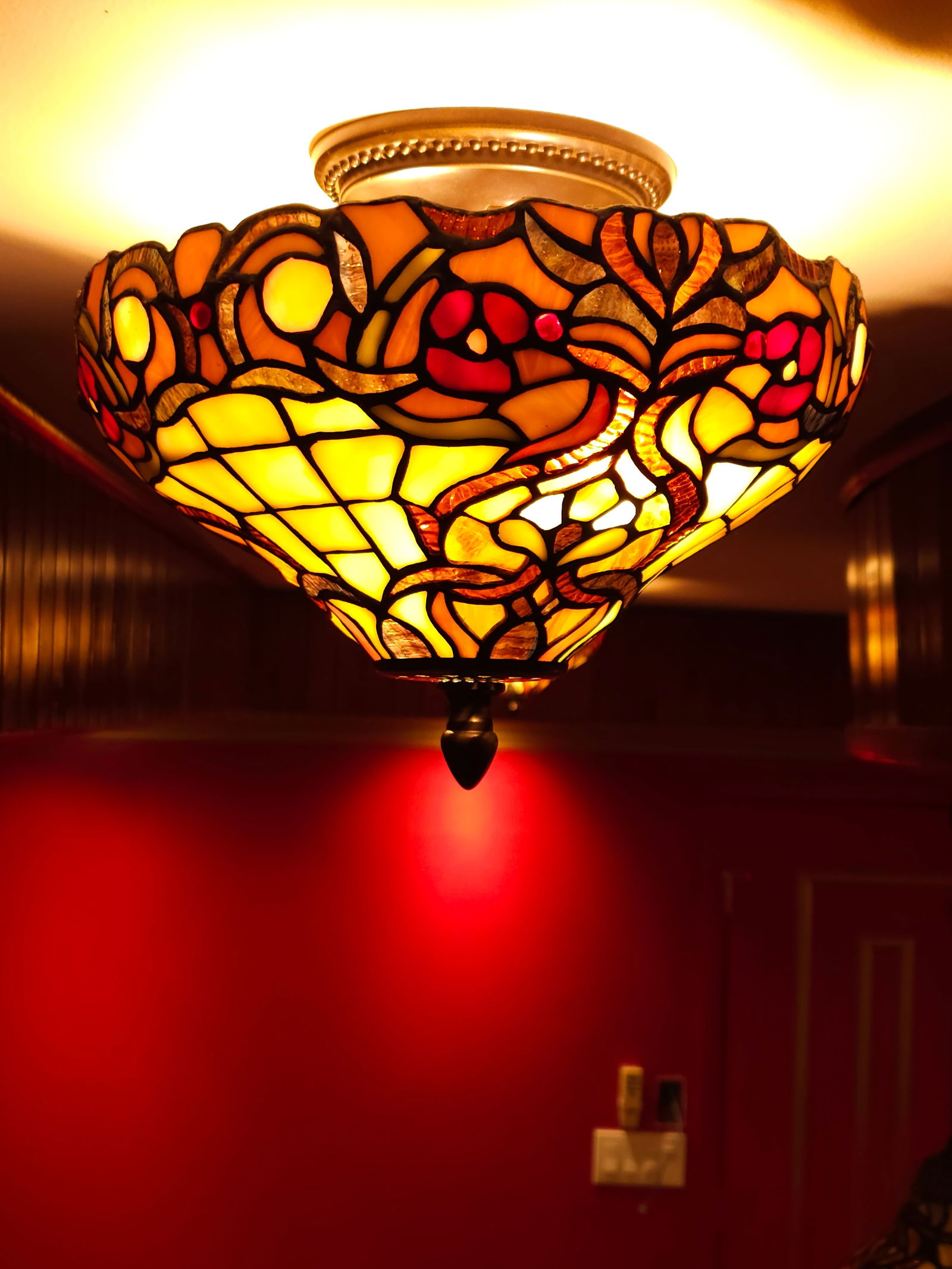 Tiffany Style Ceiling Light 6"H X 12"W: Tiffany Style Ceiling Light 6"H X 12"WBY REGISTERING FOR THIS SALE AND BIDDING ON ANY ITEM, ALL BIDDERS ARE ENTERING INTO A CONTRACT AND AGREE TO ABIDE BY AND ACCEPT THESE TERMS OF SALE. PLEASE READ T