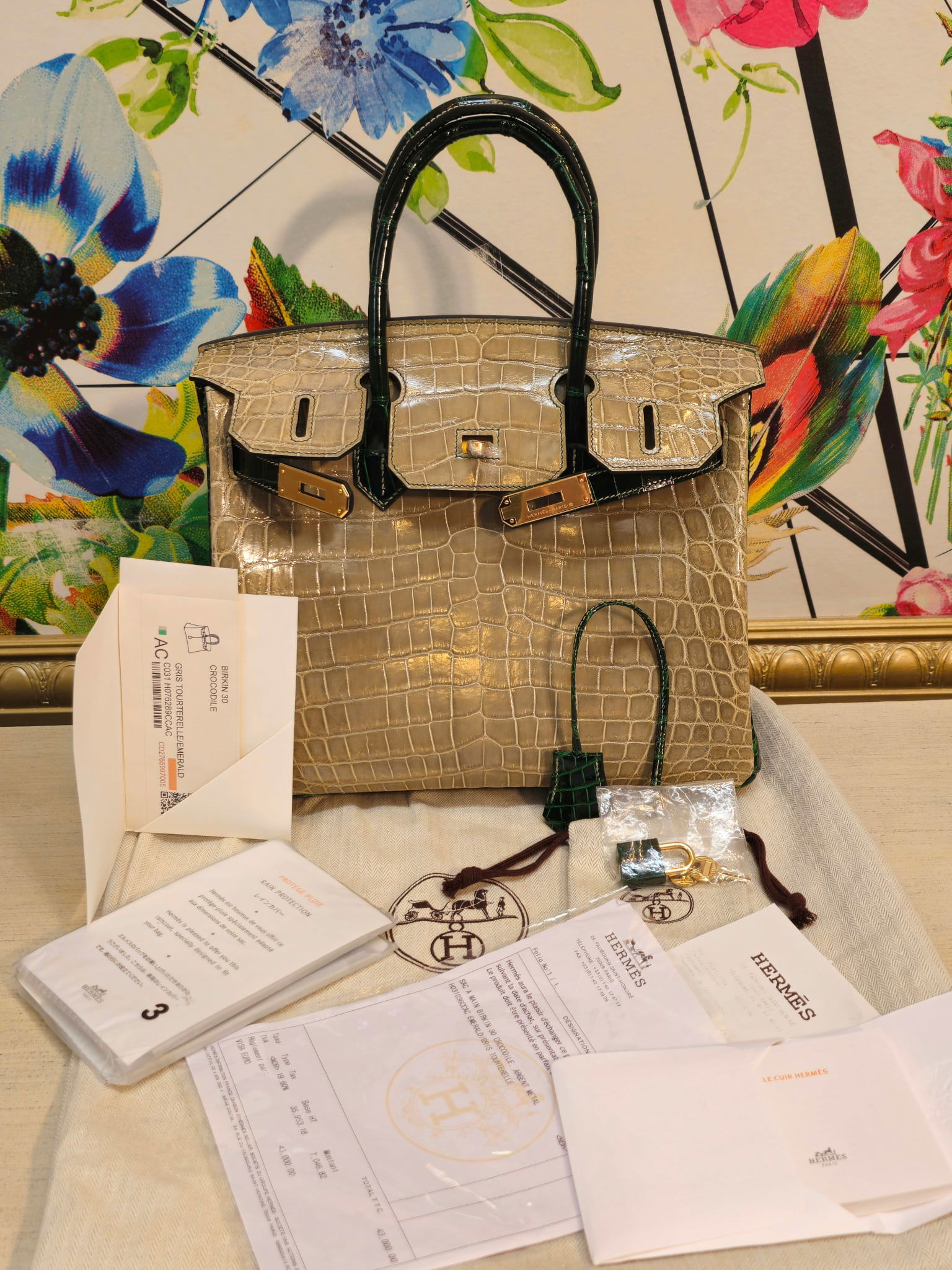 Brand New Authentic Hermès Birkin 30 in Crocodile Gris Tourterelle/Emerald Bag Sealed Hardware: An extraordinary, Authentic, Brand New Hermès Birkin 30 in Crocodile Gris Tourterelle/Emerald (CO31), 2021 (Z Stamp) a masterpiece reserved for Hermès most exclusive clientele. Harware is sealed, ha