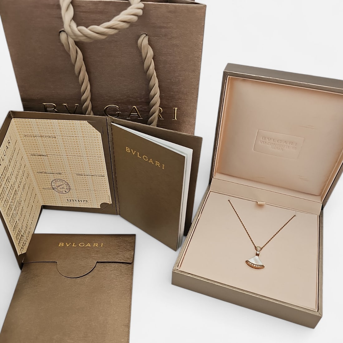 BVLGARI Divas' Dream 18 kt Rose Gold Necklace Set (1 of 11)