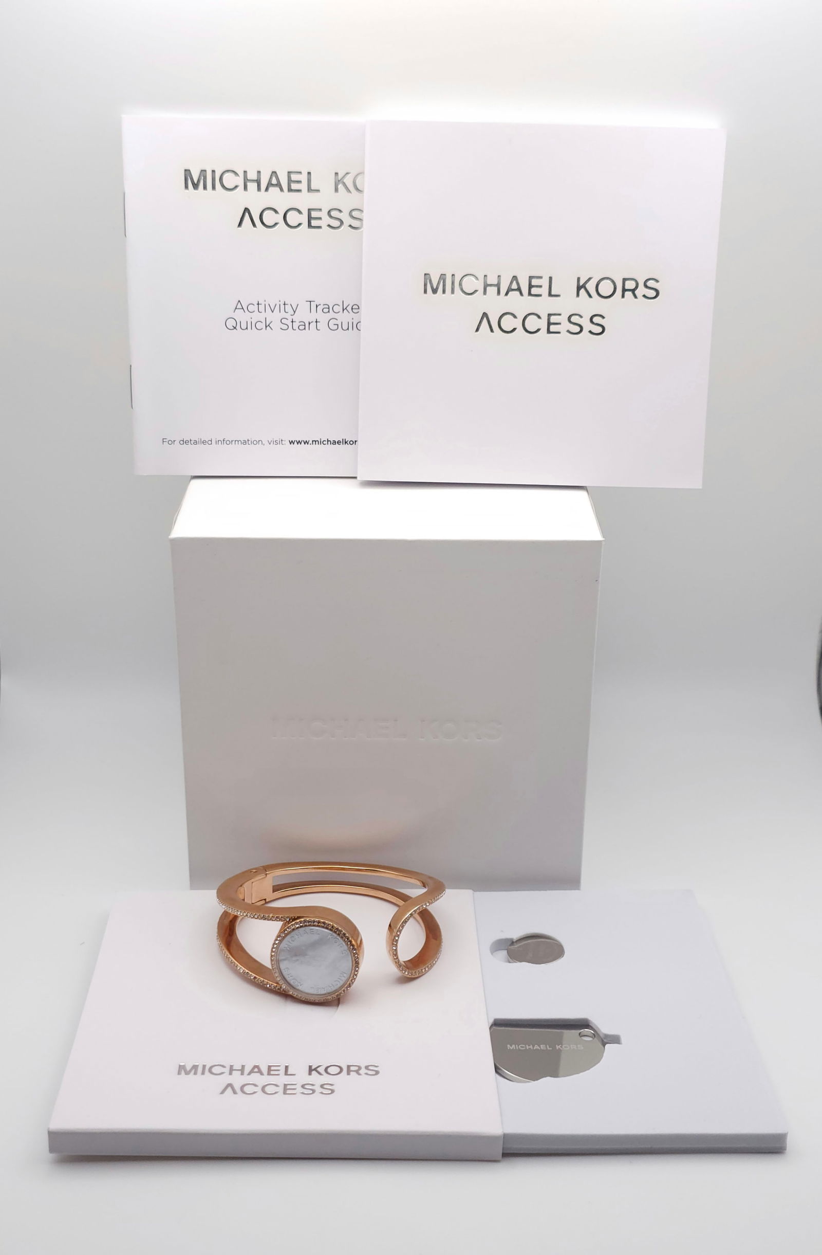 Michael Kors Access Thompson Activity Tracker (1 of 11)