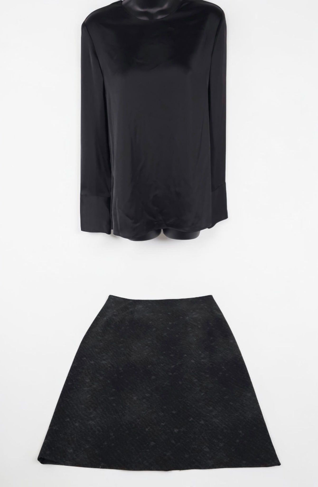 G By Gustavo Arango Skirt Size 8 And Blouse Size S: G By Gustavo Arango Skirt Size 8 And Blouse Size S BY REGISTERING FOR THIS SALE AND BIDDING ON ANY ITEM, ALL BIDDERS ARE ENTERING INTO A CONTRACT AND AGREE TO ABIDE BY AND ACCEPT THESE TERMS OF SALE. 