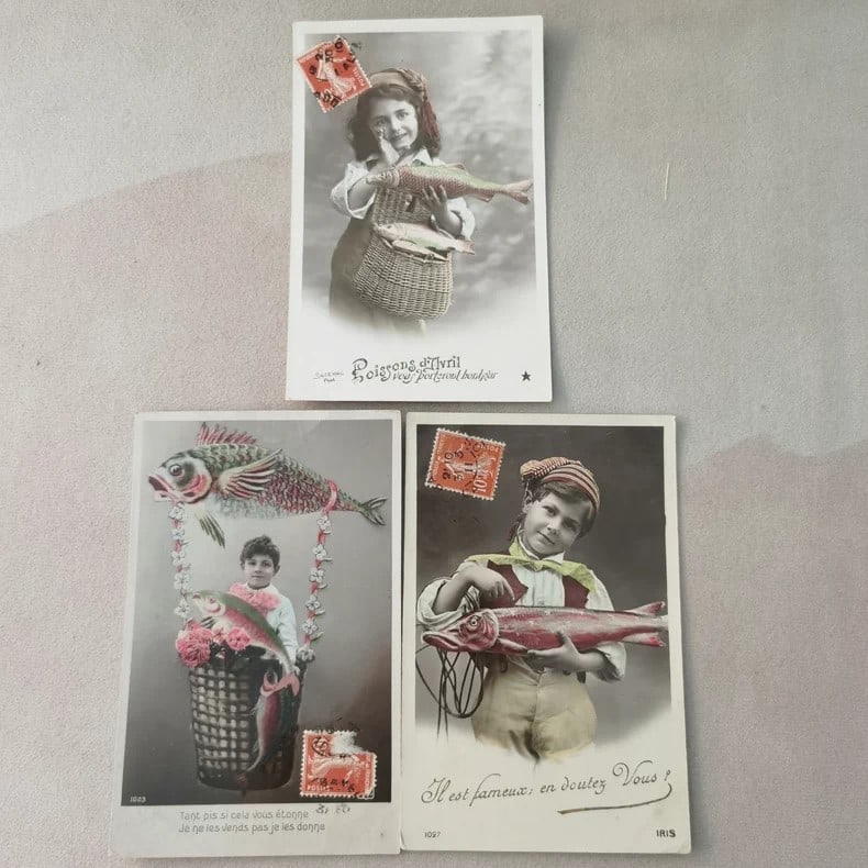 A set of old French postcards with the theme of April Fools' Day from the late 19th century: Size:/. Condition: Good used condition. Provenance: From Philadelphia PA estate. In house shipping is available for this item. All the items AS IS, please join the auction preview for the condition De