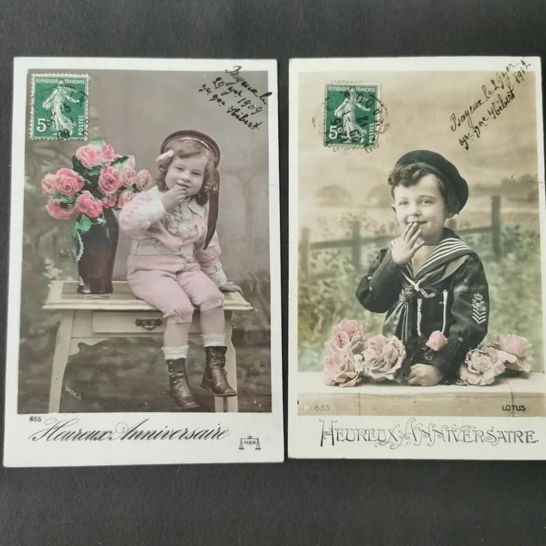 A set of old French postcards with the theme "Happy Anniversary" from the late 19th century: Size:/. Condition: Good used condition. Provenance: From Philadelphia PA estate. In house shipping is available for this item. All the items AS IS, please join the auction preview for the condition De