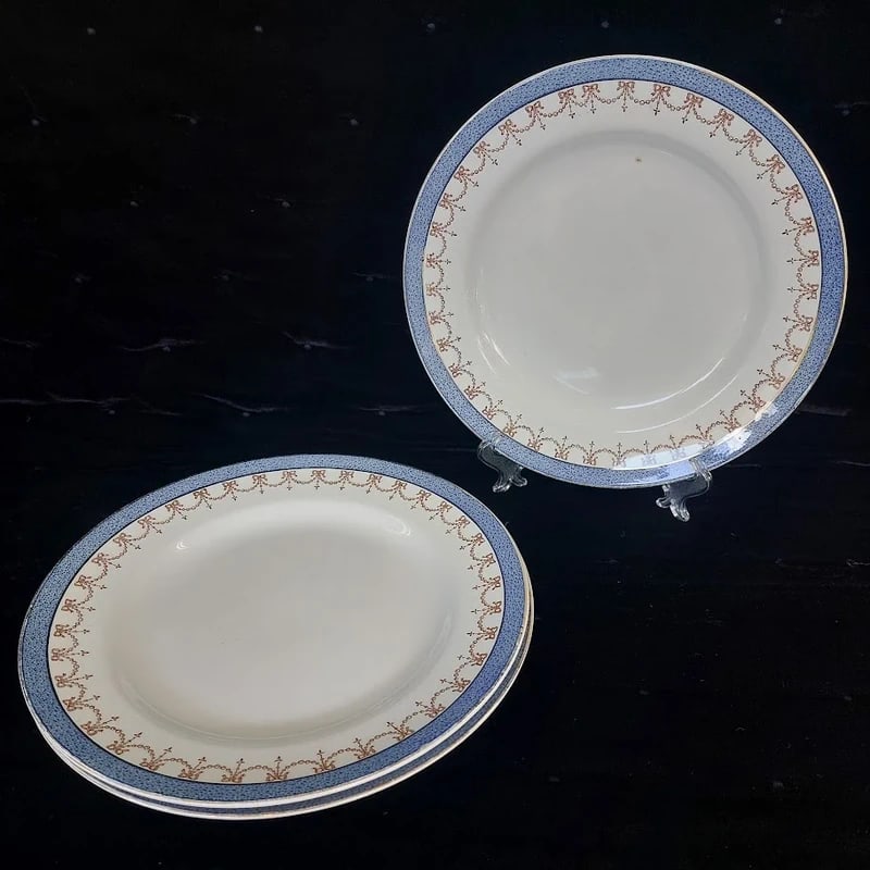 Set of 3 Furnivals Antique Dinner Plates: Size:/. Condition: Good used condition. Provenance: From Philadelphia PA estate. In house shipping is available for this item. All the items AS IS, please join the auction preview for the condition De