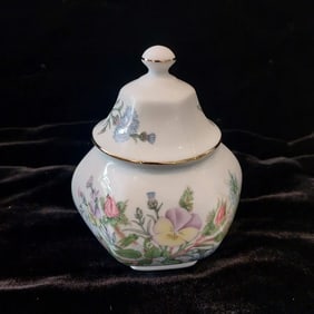 Aynsley Wild Tudor Pot with Lid