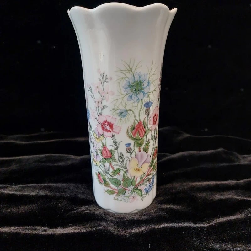 Aynsley Wild Tudor Small Vase (1 of 1)