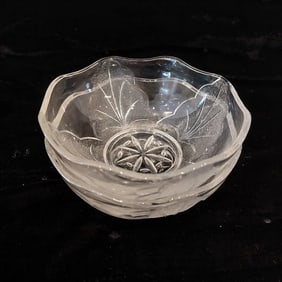 Set of 2 glass bowls