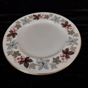 Royal Doulton Camelot Dinner Plates Set of 2