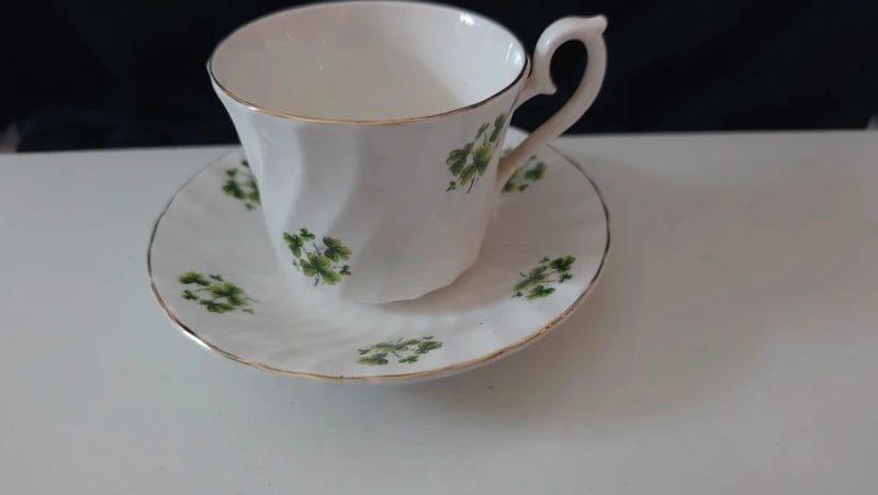 Vintage Emerald Collection Green Shamrock Irish Tea Cup & Saucer: Dimension: 4 inches/ 10.2 cm, please note Due to manual measurement, dimensions may vary. Condition: Good used condition, please note buyers are obligated to come to the site to inspect the condition