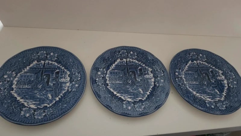 Royal Tudor Ware Coaching Taverns 1828 Staffordshire England 3 x Side Plates (1 of 3)