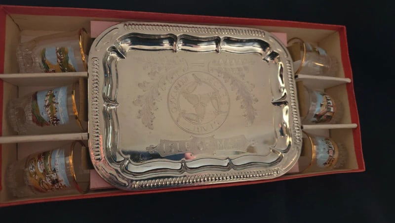 Isle of Man Vintage Silver Coloured Drinks set Tray & 6 x Shot Glasses in original box (1 of 2)
