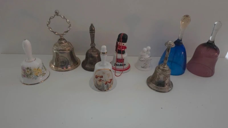 9 x Vintage Bells pot glass red blue silver floral: Dimension: inches/ cm, please note Due to manual measurement, dimensions may vary. Condition: Good used condition, please note buyers are obligated to come to the site to inspect the condition and det