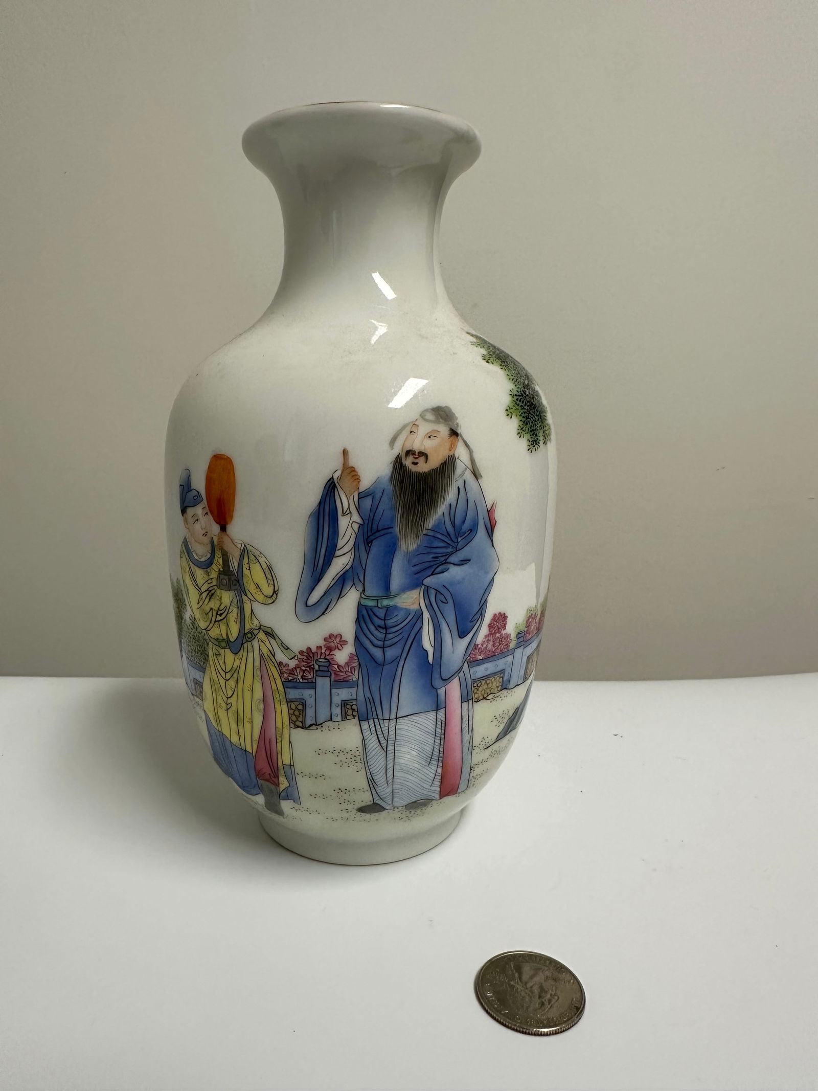 Chinese Enameled Famille Rose Porcelain China Vase Mark: Dimension: H 8.2 inches/ 21cm, please note Due to manual measurement, dimensions may vary. Condition: Good used condition, please note buyers are obligated to come to the site to inspect the condition