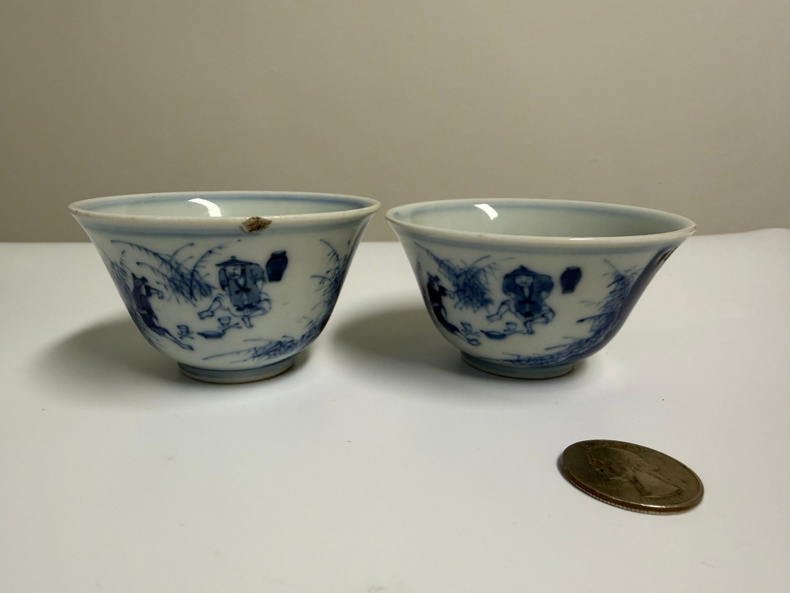 Chinese Blue And White Porcelain Scene Cups: Dimension: 3.2 inches/ 8.2 cm, please note Due to manual measurement, dimensions may vary. Condition: Good used condition, one has a chip, please note buyers are obligated to come to the site to inspe