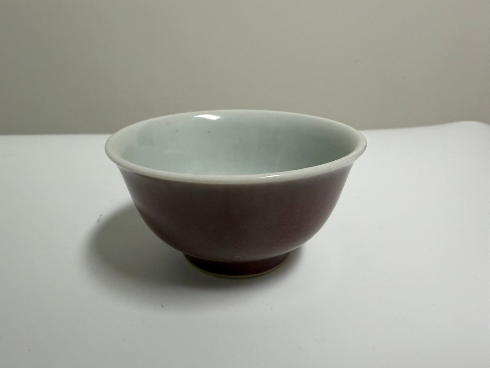 Chinese Red Glazed Sang de Porcelain Cup: Dimension: W 2.8 inches/ 7.2 cm, please note Due to manual measurement, dimensions may vary. Condition: Good used condition, please note buyers are obligated to come to the site to inspect the conditi