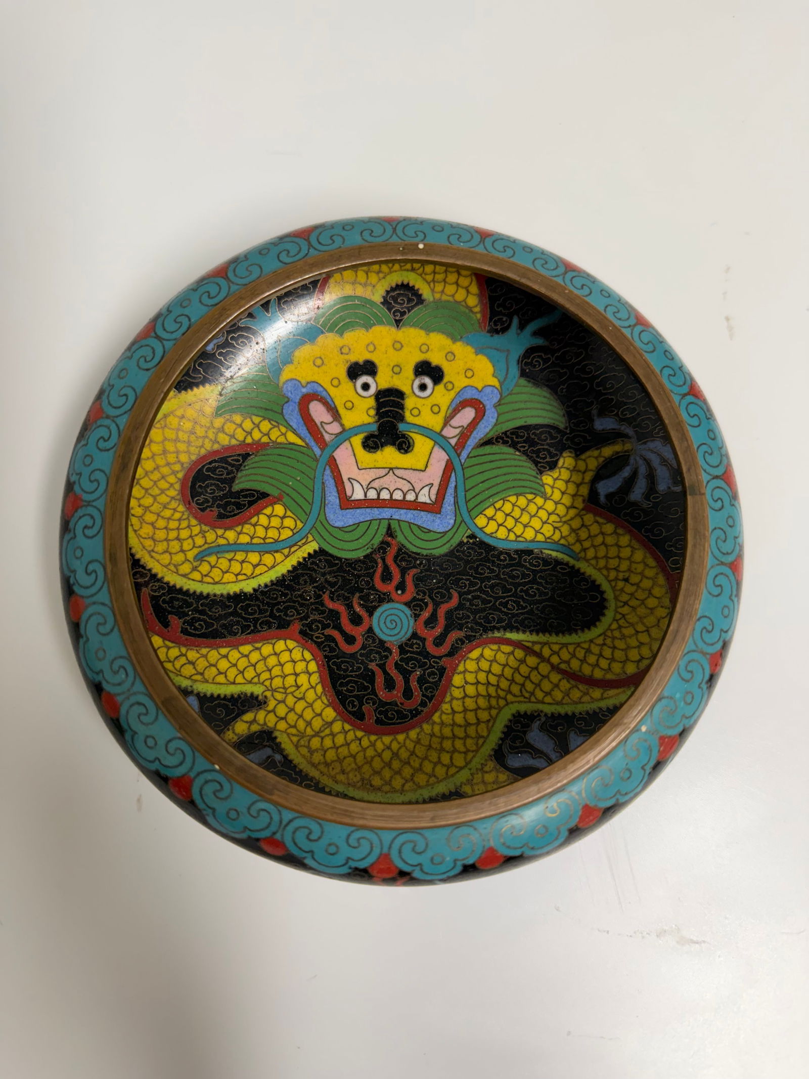 Chinese Antique Cloisonné Dragon Water ashtray: Dimension: width 5.6 inches/13.5cm , please note Due to manual measurement, dimensions may vary. Condition: Good used condition, please note buyers are obligated to come to the site to inspect the