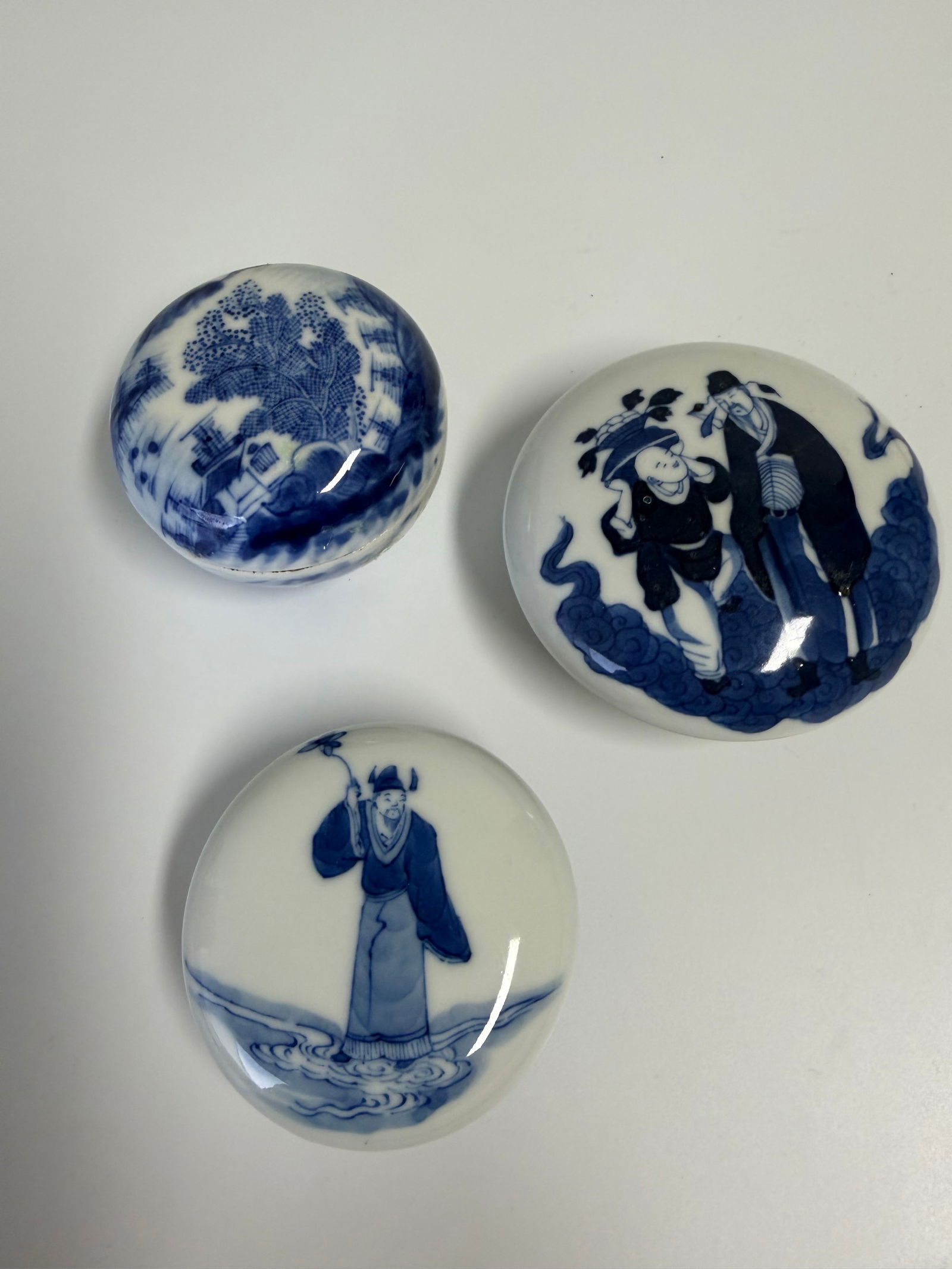 Set of 3 Chinese blue and white porcelain ink lid box China characters mark: Dimension: 2.7 inch/6.6 cm 3.3 inch/ 8.5 cm , please note Due to manual measurement, dimensions may vary. Condition: Good used condition, please note buyers are obligated to come to the site to